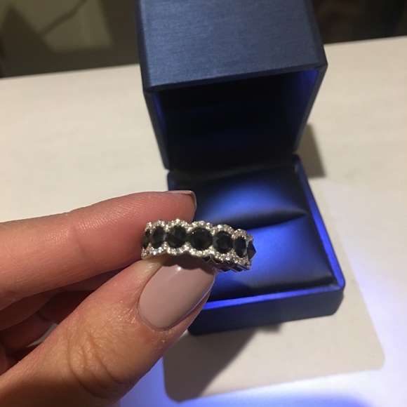 Black and white diamond ring - Picture 6 of 7